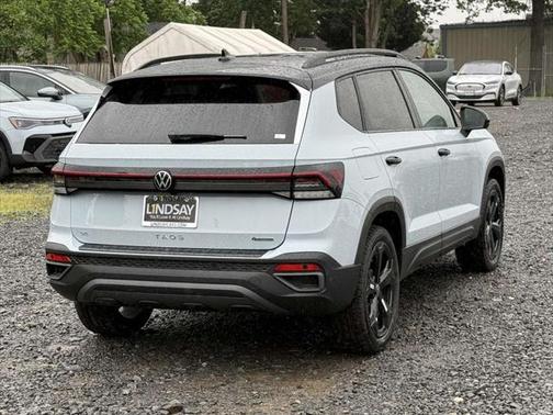 2025 Volkswagen Taos 1.5T SE Black