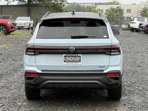 2025 Volkswagen Taos 1.5T SE Black