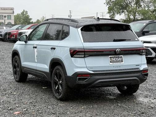2025 Volkswagen Taos 1.5T SE Black