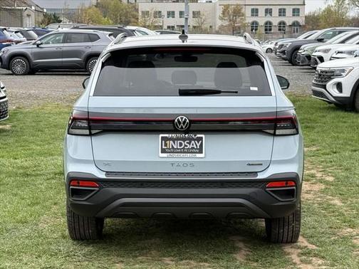 2025 Volkswagen Taos 1.5T SE Black
