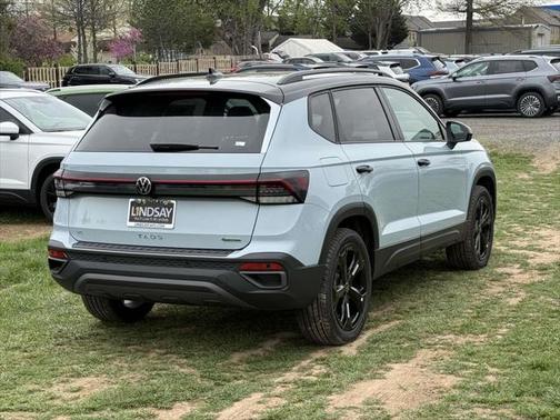 2025 Volkswagen Taos 1.5T SE Black
