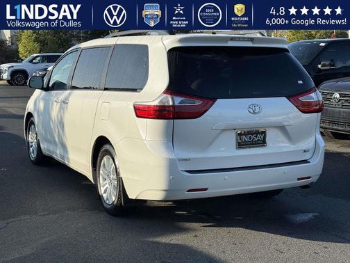2017 Toyota Sienna XLE
