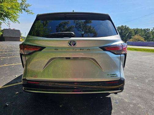 2021 Toyota Sienna Platinum 7 Passenger