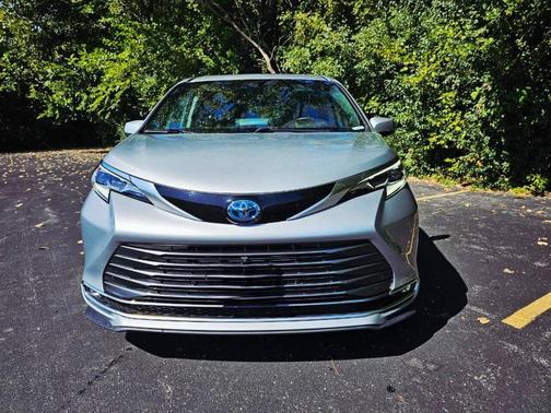 2021 Toyota Sienna Platinum 7 Passenger