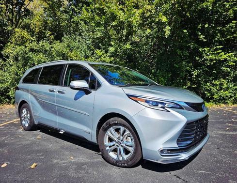 2021 Toyota Sienna Platinum 7 Passenger