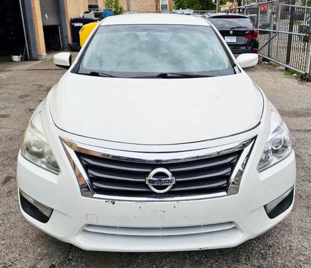 Pearl White 2014 Nissan Altima 2.5 SV