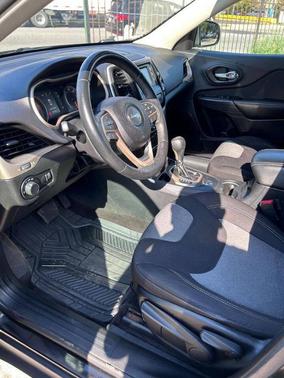 2016 Jeep Cherokee Sport