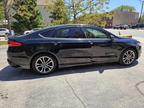 2017 Ford Fusion Hybrid SE