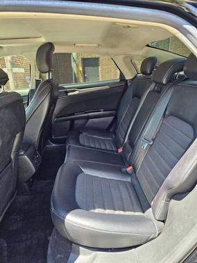 2017 Ford Fusion Hybrid SE