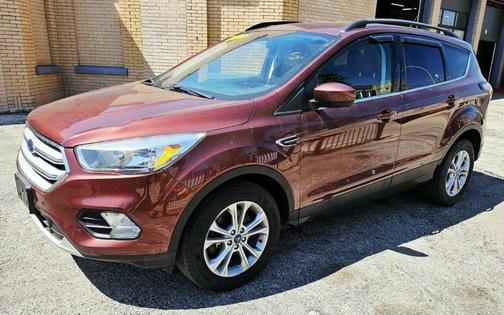Maroon 2018 Ford Escape SE