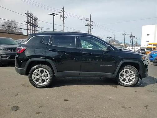 2025 Jeep Compass Latitude