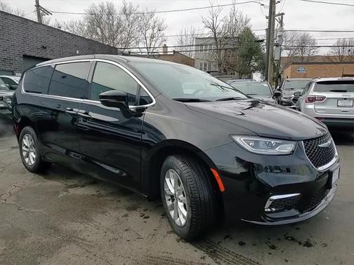 2025 Chrysler Pacifica L
