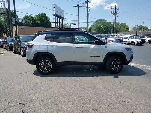2025 Jeep Compass Trailhawk