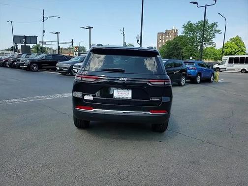 2025 Jeep Grand Cherokee Laredo