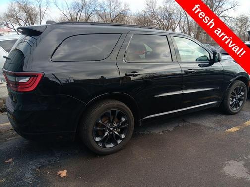 DB Black Crystal Clearcoat 2025 Dodge Durango GT