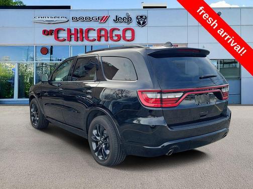 DB Black Crystal Clearcoat 2025 Dodge Durango GT