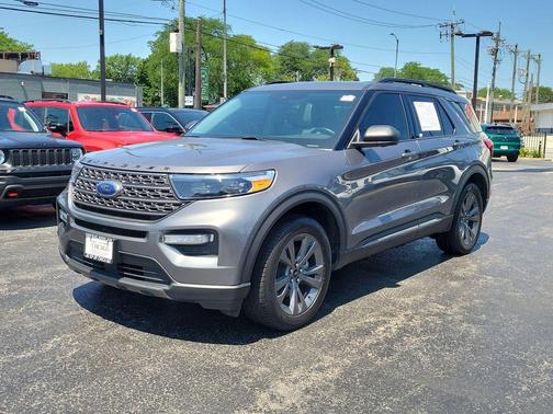 Gray Metallic 2021 Ford Explorer XLT