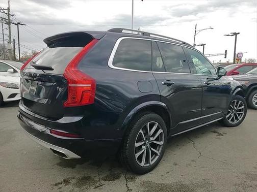 2019 Volvo XC90 T6 Momentum