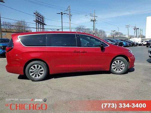2025 Chrysler Pacifica Hybrid Select