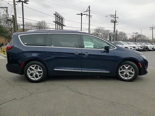 2019 Chrysler Pacifica Touring-L Plus