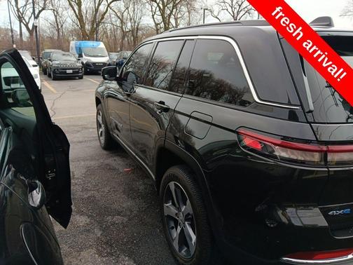 Rocky Mountain Pearlcoat 2024 Jeep Grand Cherokee 4xe Base