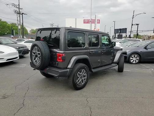 2025 Jeep Wrangler 4-Door Sahara 4x4