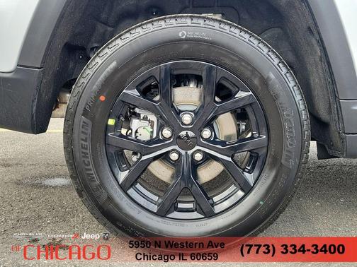 Silver Zynith 2026 Jeep Grand Cherokee Laredo