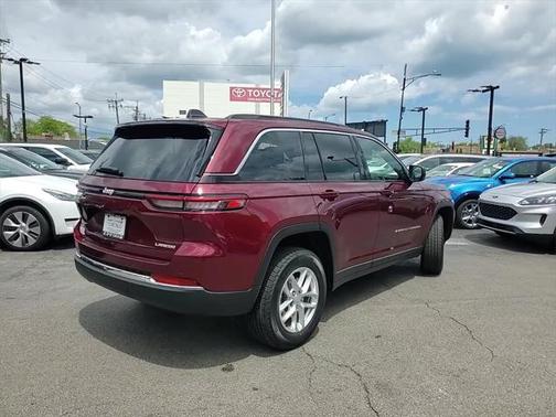 2025 Jeep Grand Cherokee Laredo