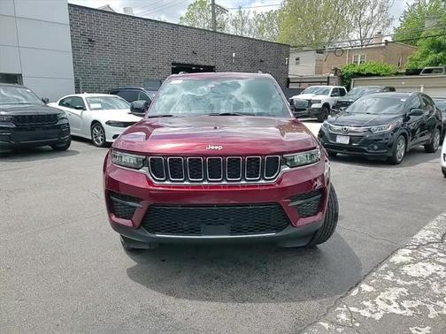 2025 Jeep Grand Cherokee Laredo