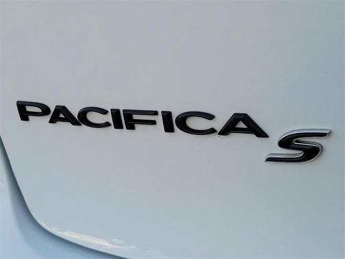 2024 Chrysler Pacifica Hybrid S Appearance Pkg