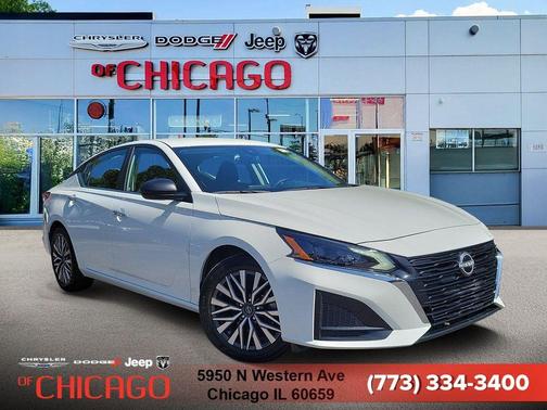 Glacier White 2025 Nissan Altima SV