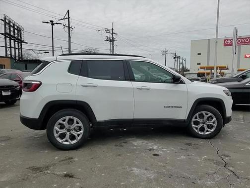 2025 Jeep Compass Latitude