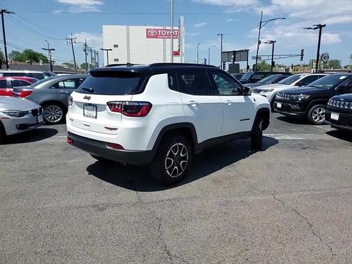 2025 Jeep Compass Trailhawk