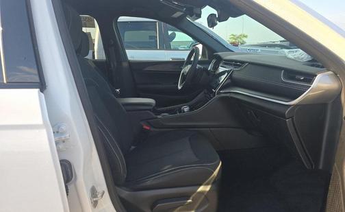 2024 Jeep Grand Cherokee L Laredo