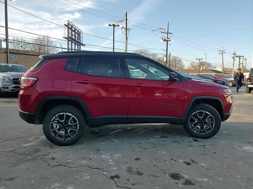 2025 Jeep Compass Trailhawk