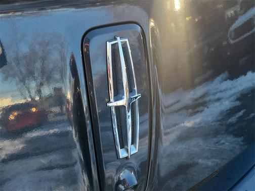 2014 Lincoln MKS Base