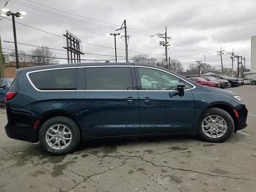 2025 Chrysler Pacifica L