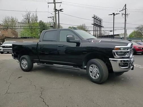 2025 RAM 2500 Tradesman Crew Cab 4x4 6'4' Box