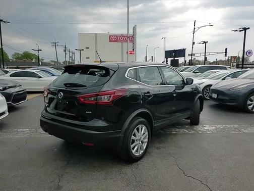 2022 Nissan Rogue Sport S