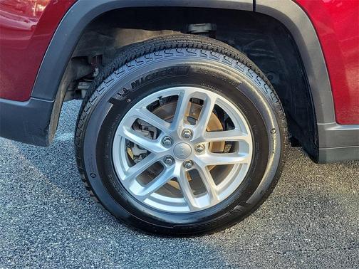 2024 Jeep Grand Cherokee Laredo