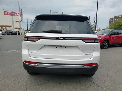 2024 Jeep Grand Cherokee Laredo