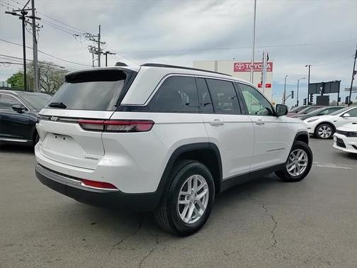 2024 Jeep Grand Cherokee Laredo