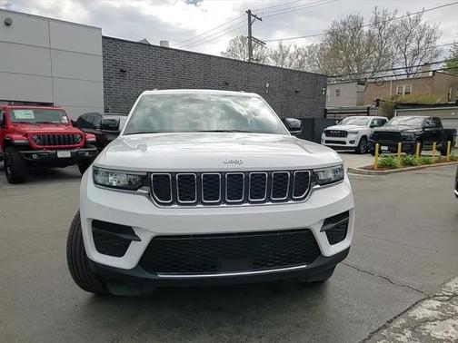 2024 Jeep Grand Cherokee Laredo
