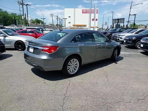 2012 Chrysler 200 Limited