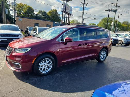 2022 Chrysler Pacifica Touring L