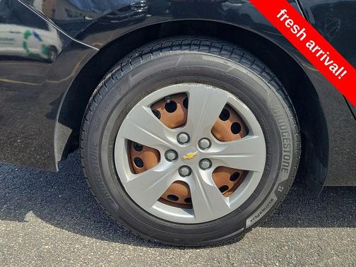 Mosaic Black Metallic 2017 Chevrolet Cruze LS