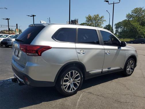 2018 Mitsubishi Outlander ES