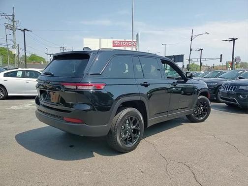 2025 Jeep Grand Cherokee Altitude