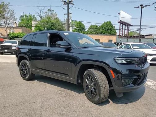 2025 Jeep Grand Cherokee Altitude