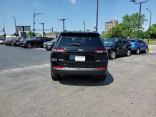 2025 Jeep Grand Cherokee Laredo